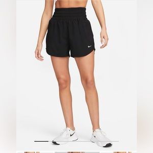 LIKE NEW Nike Women’s DRI-fit Ultra High Waisted 3” Brief Lined Shorts